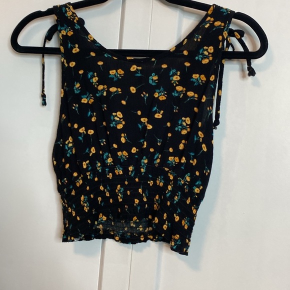 💚 Harlow | Floral Black and Yellow Women's crop Top - smocked bottom - Small - Picture 6 of 6